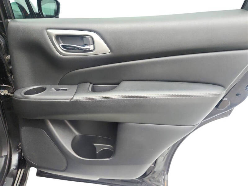 2017 Nissan Pathfinder Platinum