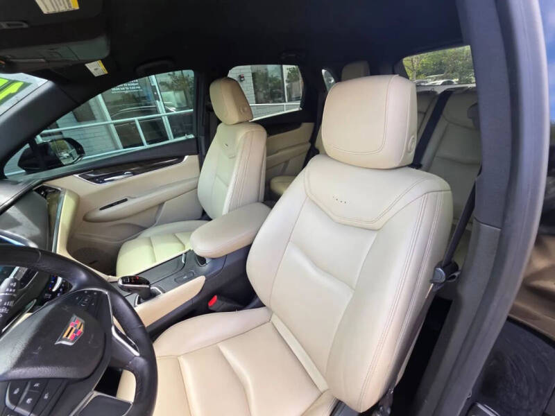2017 Cadillac XT5