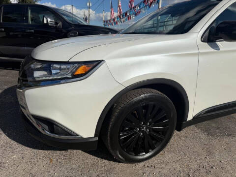 2020 Mitsubishi Outlander LE