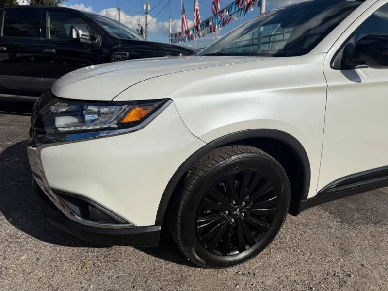 2020 Mitsubishi Outlander LE