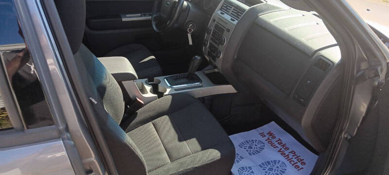 2009 Ford Escape XLT photo 13