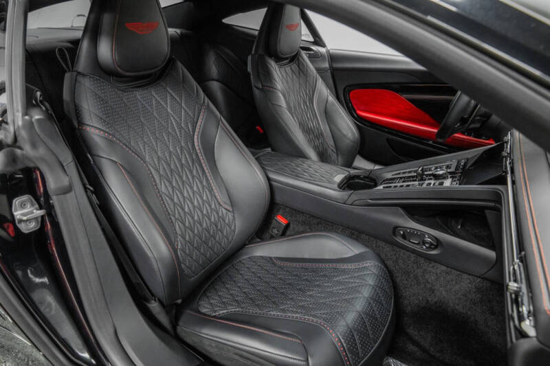 2024 Aston Martin DB12 V8