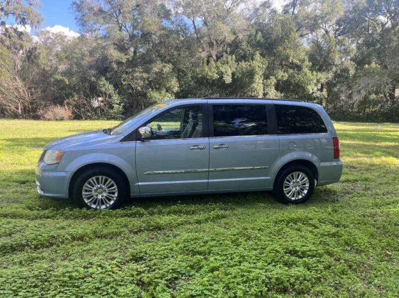 2013 Chrysler Town and Country Touring-L