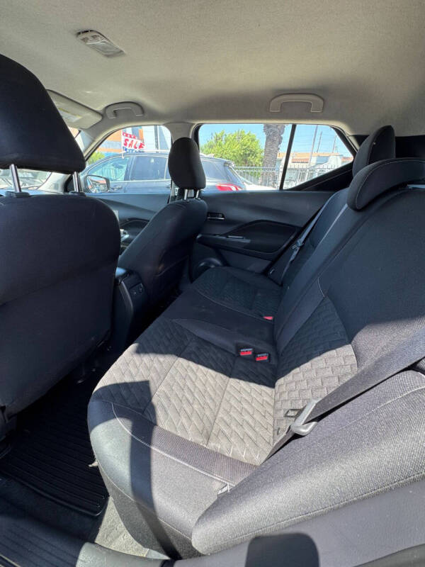 2021 Nissan Kicks SV