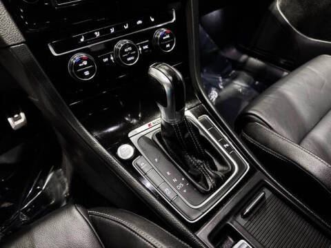 2017 Volkswagen Golf R 4Motion