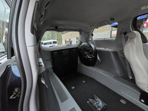 2019 Toyota Sienna XLE 8-Passenger