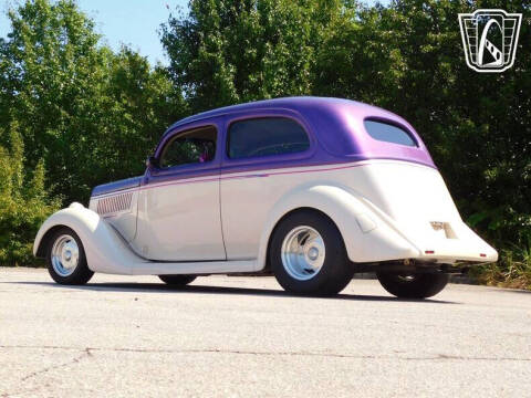 1935 Ford Tudor