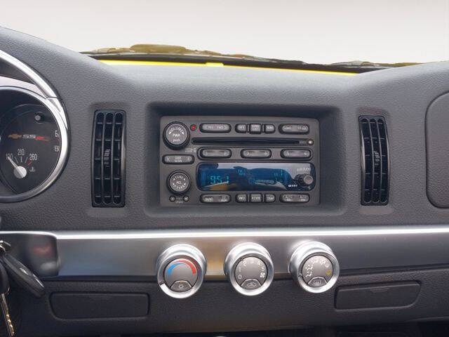 2004 Chevrolet SSR LS