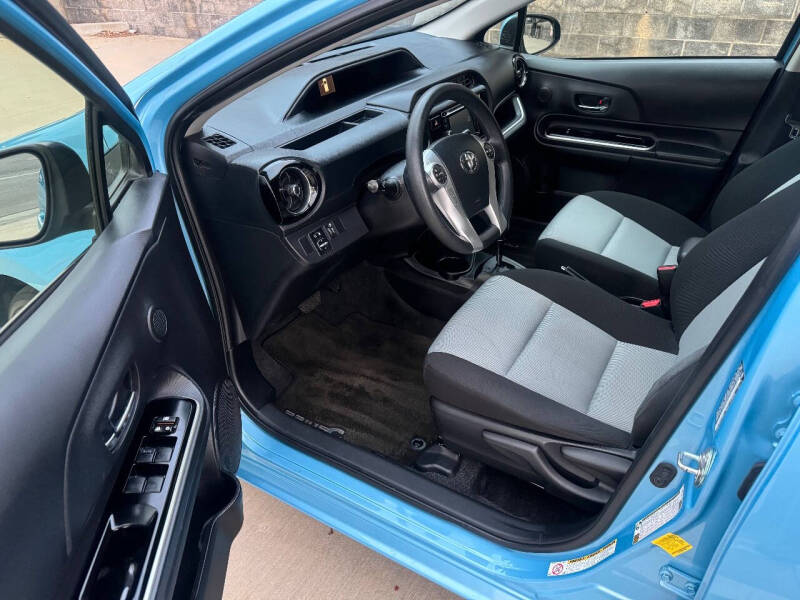 2015 Toyota Prius c Four