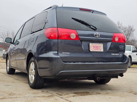 2008 Toyota Sienna LE 7-Passenger