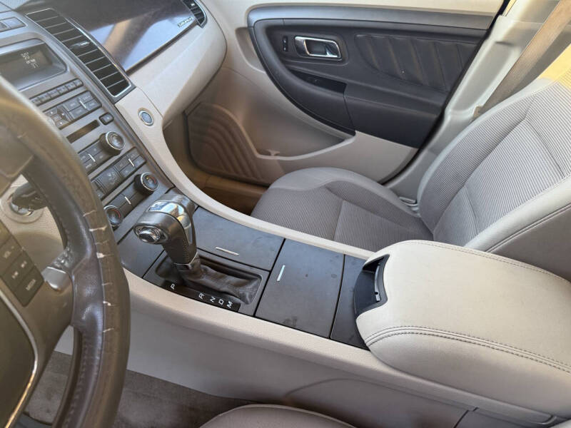 2011 Ford Taurus SEL