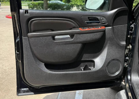 2013 Chevrolet Avalanche LS Black Diamond
