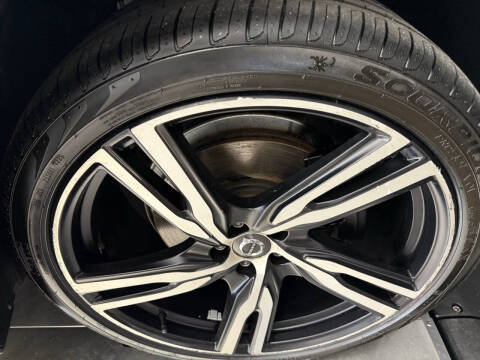 2016 Volvo XC90 T6 R-Design