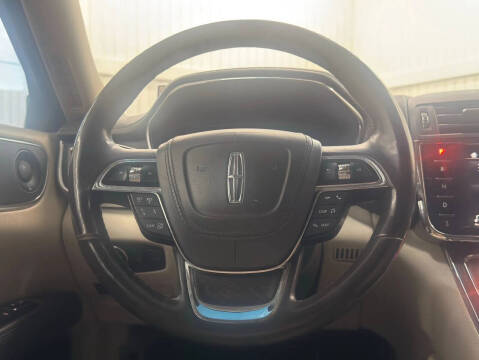 2017 Lincoln Continental Select