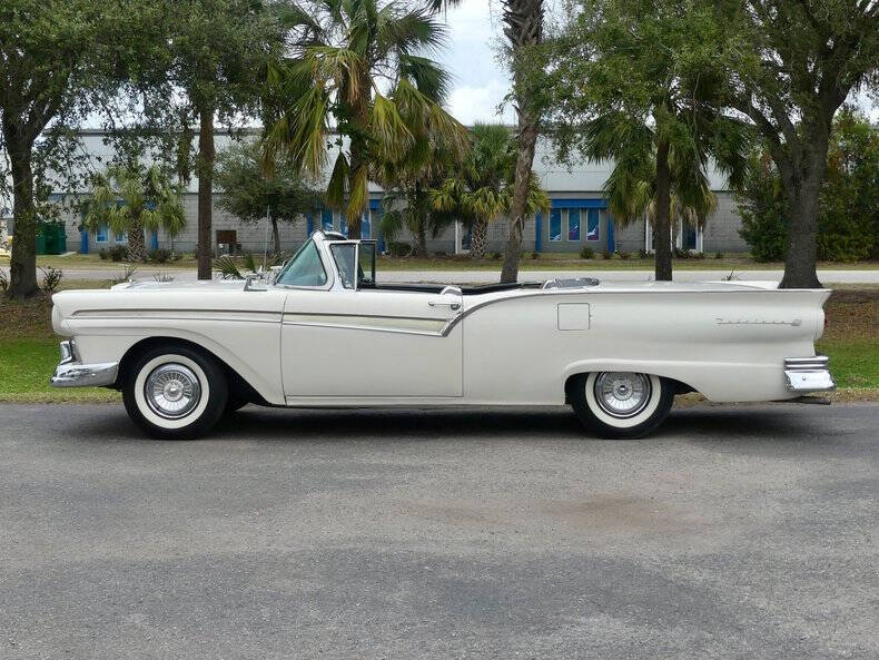1957 Ford Fairlane