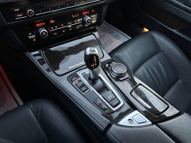 2015 BMW 5 Series 528i xDrive