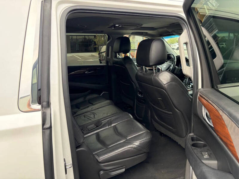 2018 Cadillac Escalade ESV Luxury