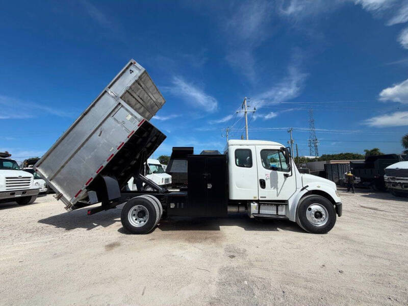 2007 Freightliner M2 106