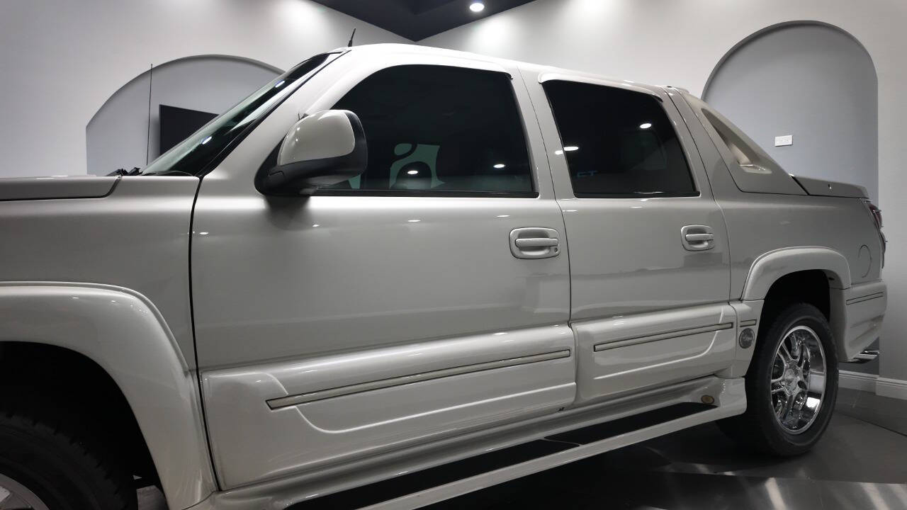 2004 Chevrolet Avalanche 15