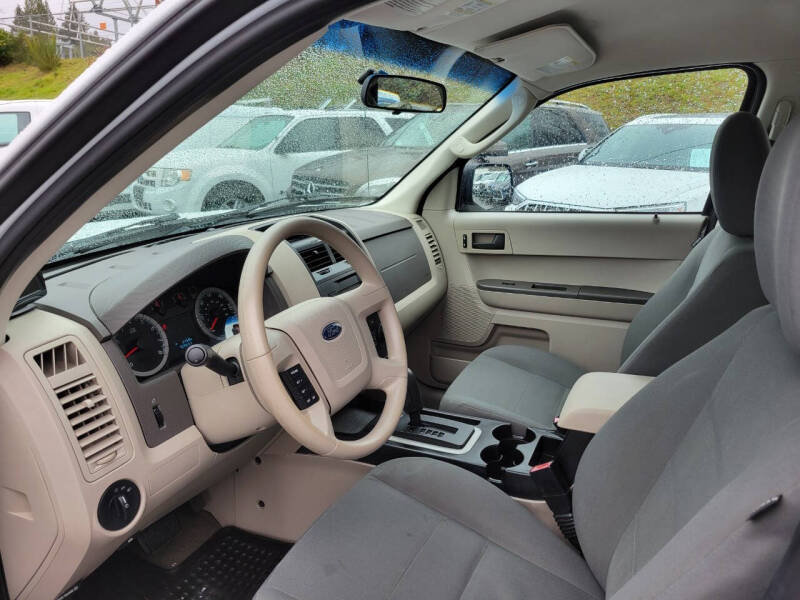 2009 Ford Escape XLS photo 15