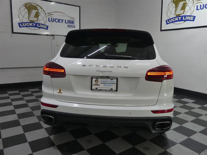 2017 Porsche Cayenne Platinum Edition