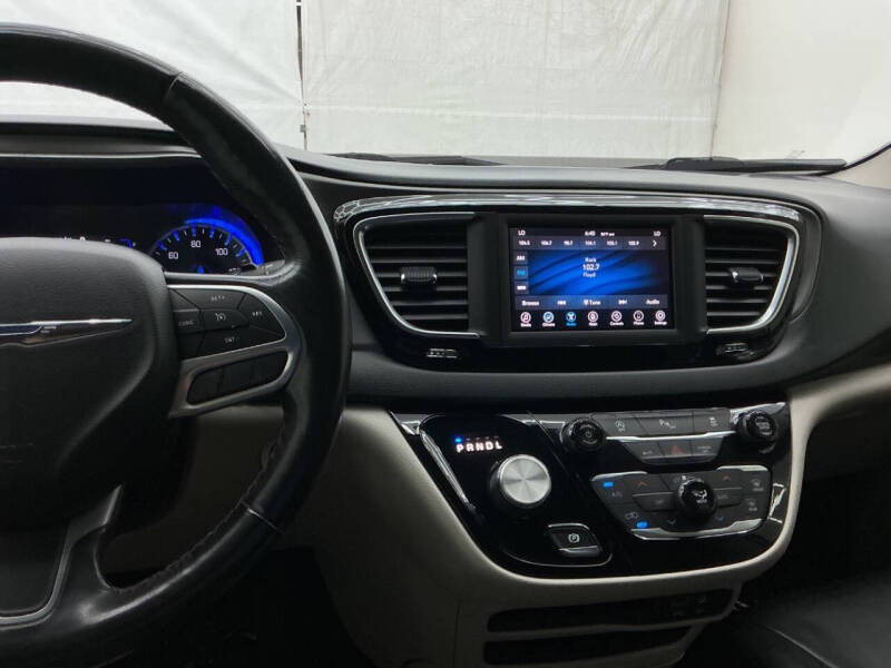 2020 Chrysler Pacifica Touring L