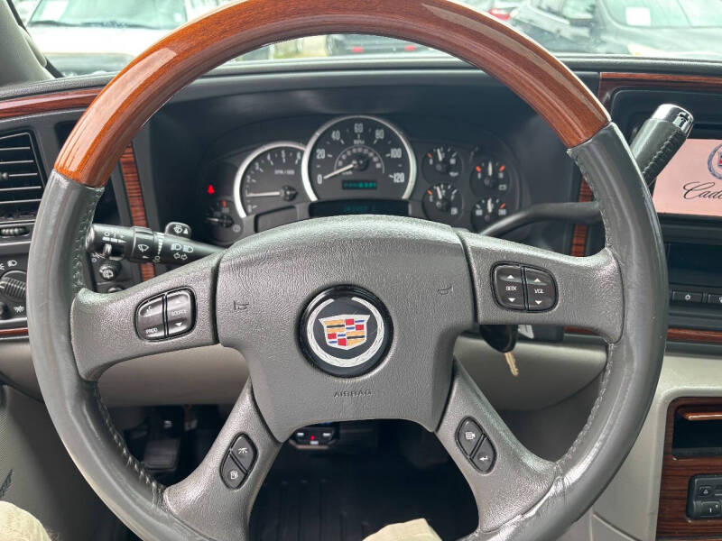 2004 Cadillac Escalade