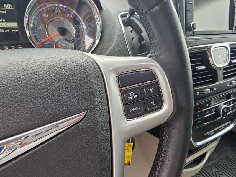 2016 Chrysler Town and Country Touring