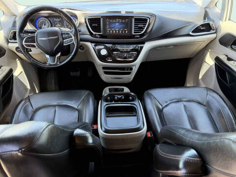 2020 Chrysler Pacifica Touring L