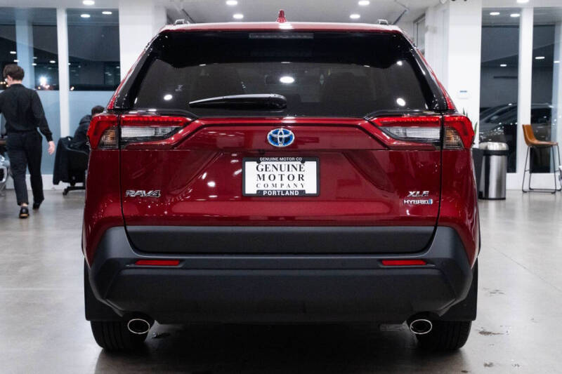 2023 Toyota RAV4 Hybrid XLE Premium