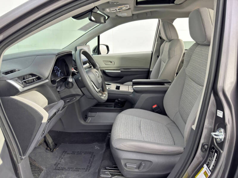 2021 Toyota Sienna LE 8-Passenger