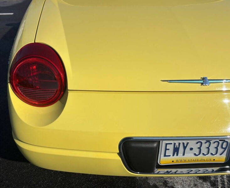 2002 Ford Thunderbird Deluxe