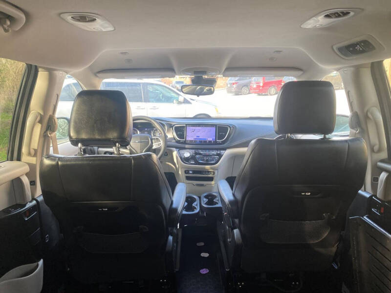 2024 Chrysler Pacifica Touring L