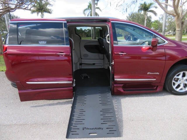 2020 Chrysler Pacifica Touring L Plus