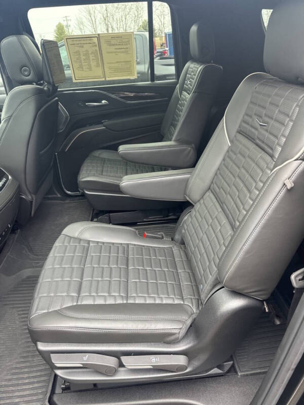 2024 Cadillac Escalade ESV Sport Platinum