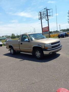 2000 Chevrolet Silverado 1500 for sale at Kull N Claude Auto Sales in Saint Cloud MN