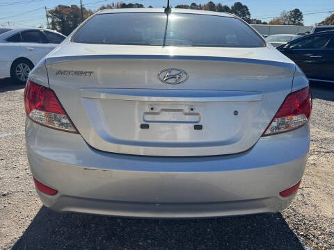 2013 Hyundai Accent GLS