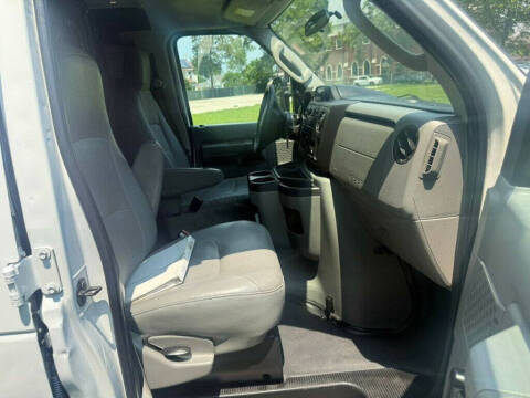 2011 Ford E-Series E-350 SD