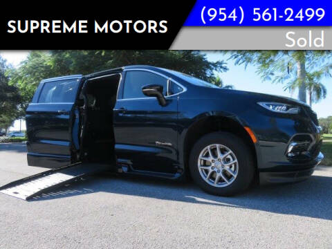 2025 Chrysler Pacifica Select