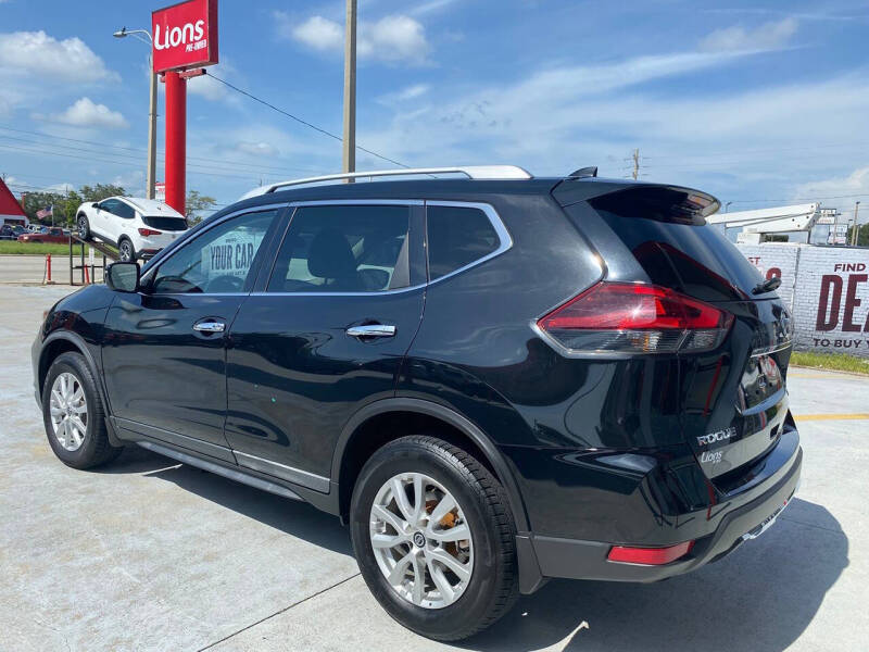 2018 Nissan Rogue SV