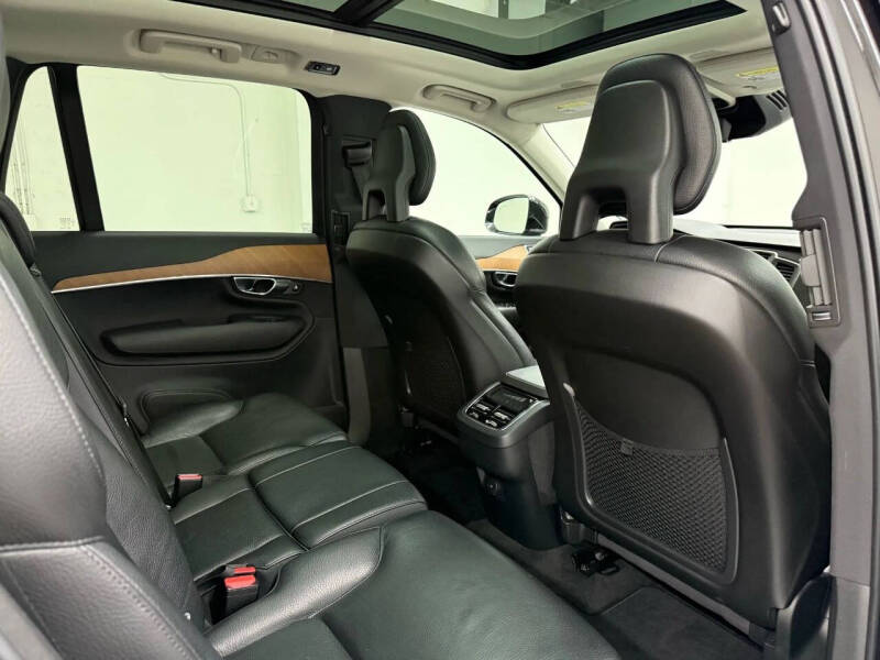 2021 Volvo XC90 T5 Momentum
