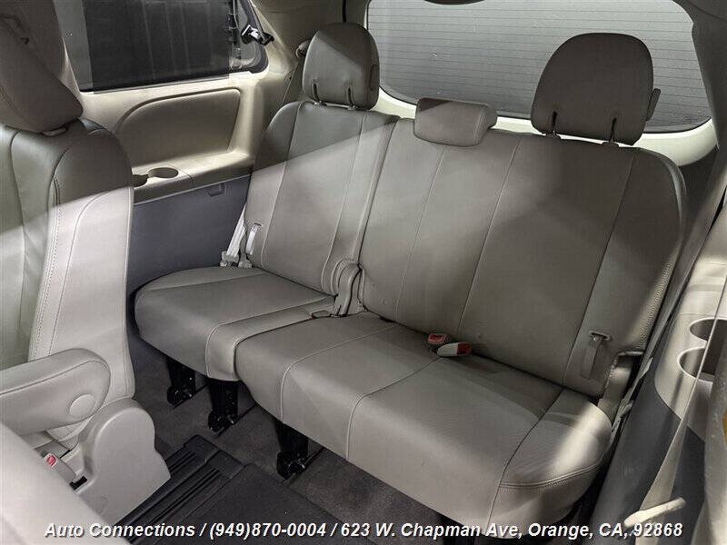 2013 Toyota Sienna XLE 8-Passenger