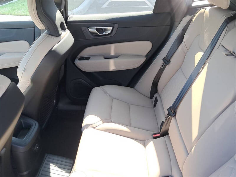 2026 Volvo XC60 T8 Plus