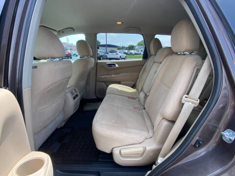 2016 Nissan Pathfinder SL