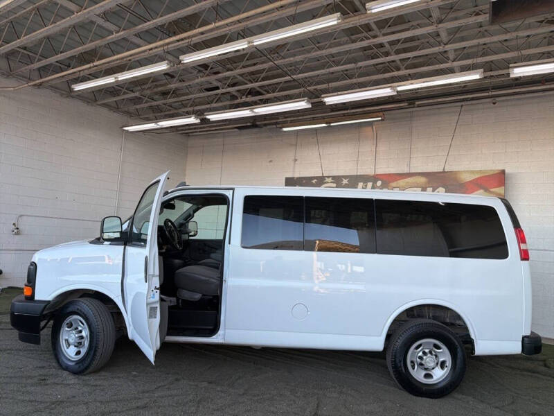 2017 Chevrolet Express LS 2500