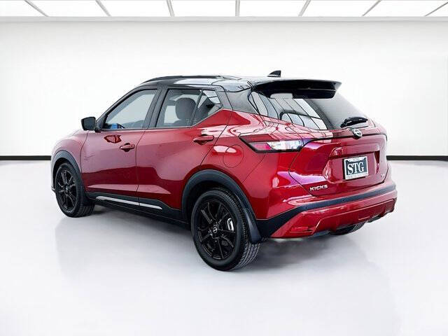 2022 Nissan Kicks SR