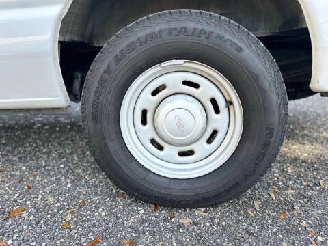 2005 Ford E-Series E-150