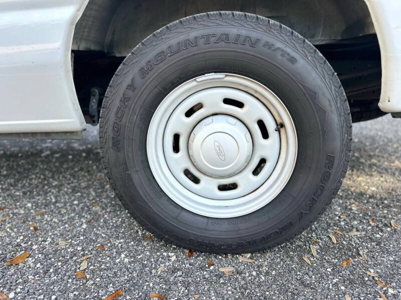 2005 Ford E-Series E-150