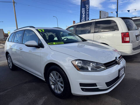 2017 Volkswagen Golf SportWagen for sale at Apollo Auto Sales LLC in Sioux City IA