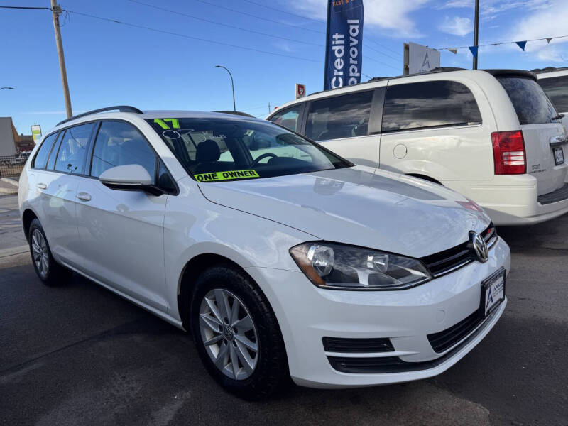 2017 Volkswagen Golf SportWagen for sale at Apollo Auto Sales LLC in Sioux City IA